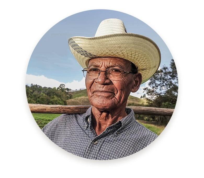ecobeef-outfarm-farmer1